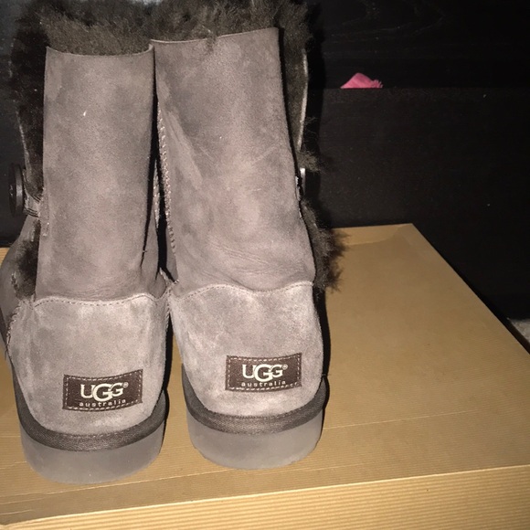 Ugg Short Bailey Buttons - Picture 2 of 6